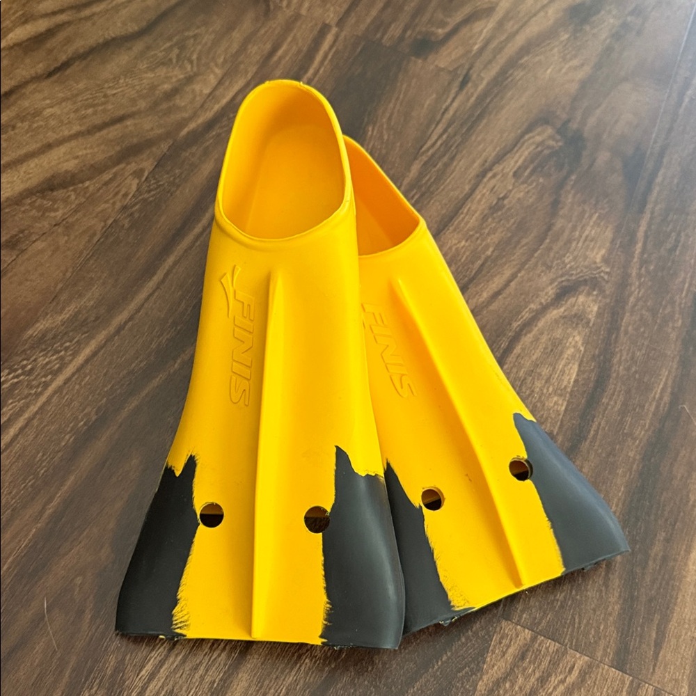 FINIS Z2 GOLD ZOOMERS SHORT BLADE SIZE C‎ M4-5 1/2 F5 6 1/2.